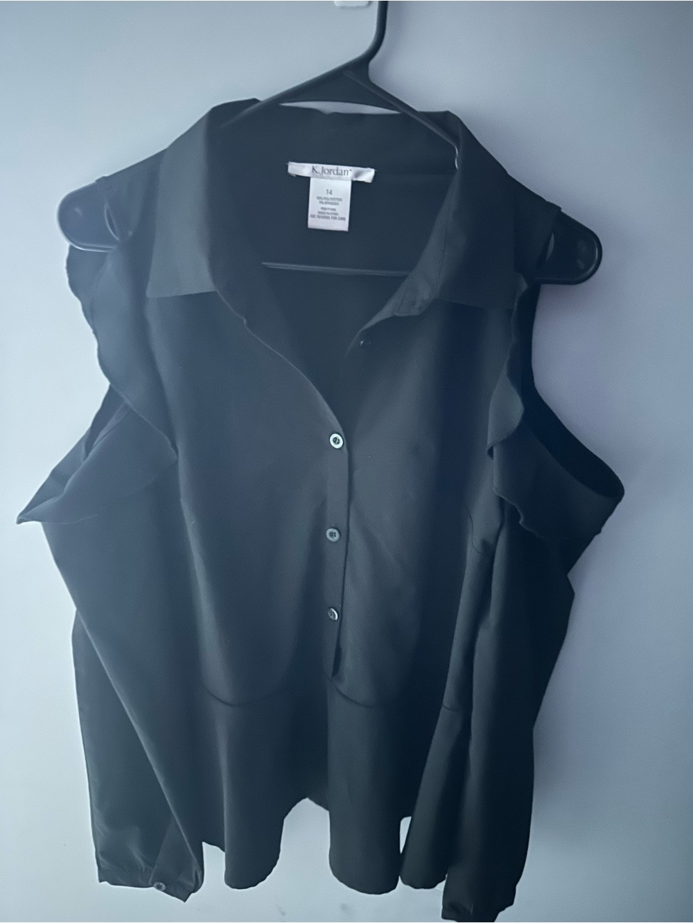 K Jordan Black Sleeveless Ruffle-Trim Button Cold Shoulder Front Blouse